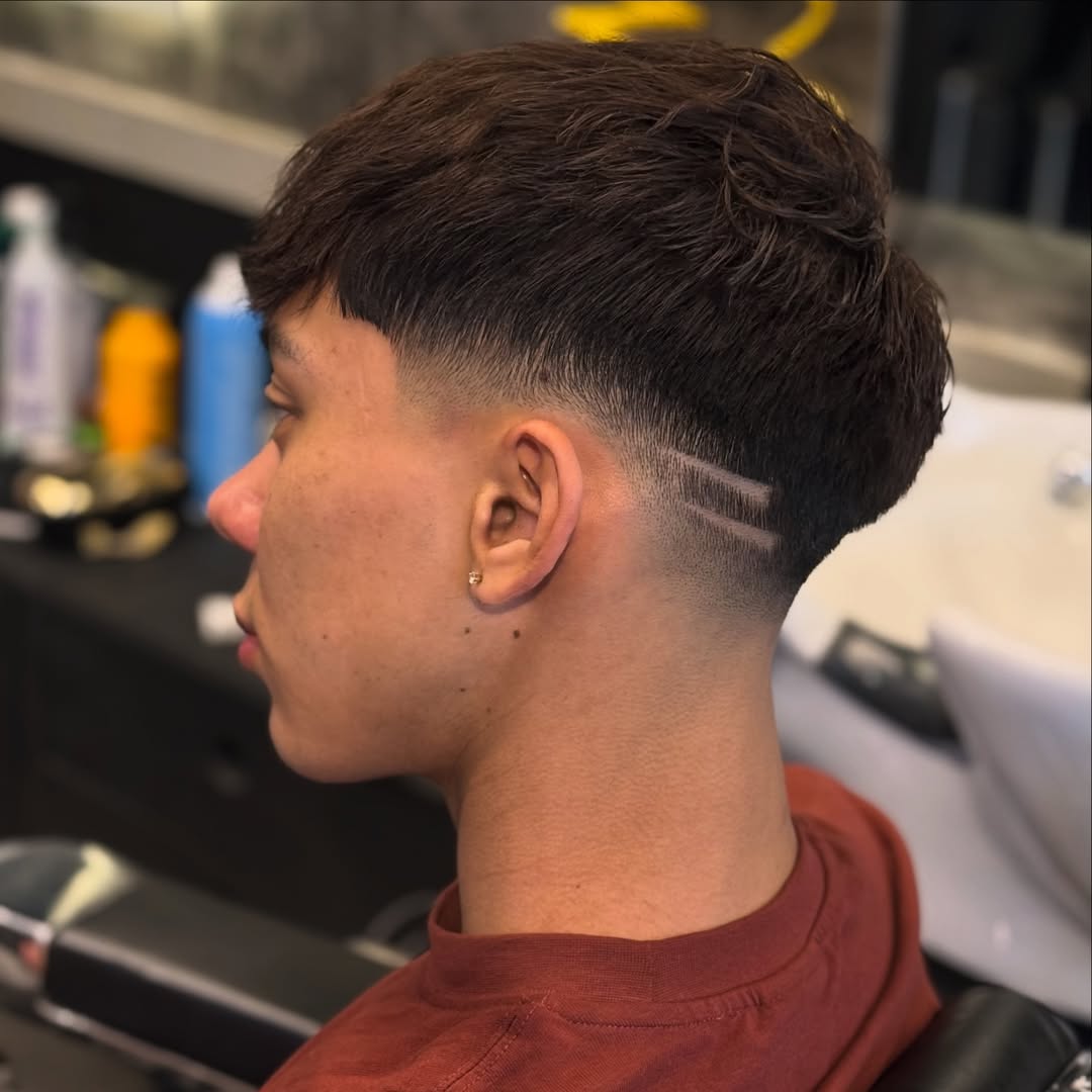 Diseño de grecas en NORDIK Barber Shop